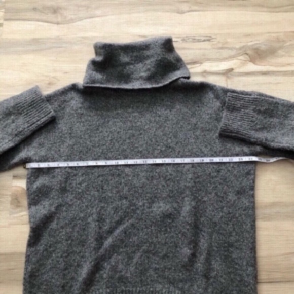 H&M Wool & Alpaca Blend Gray Turtleneck Sweater - Picture 6 of 6